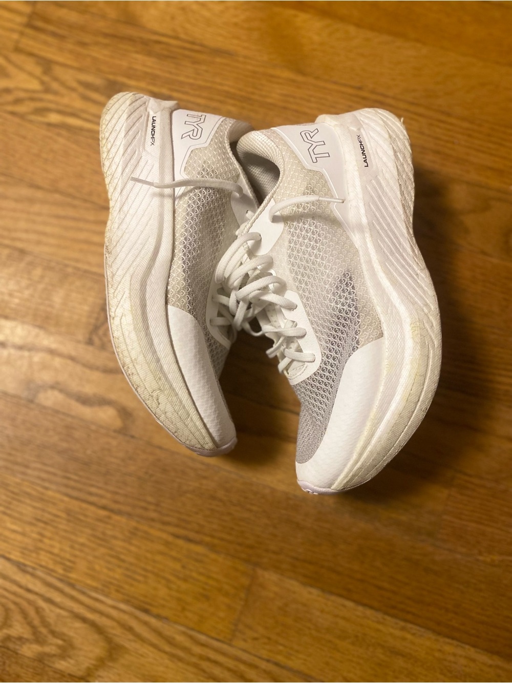 Mens 8/Womens 9.5 TYR Valkyrie